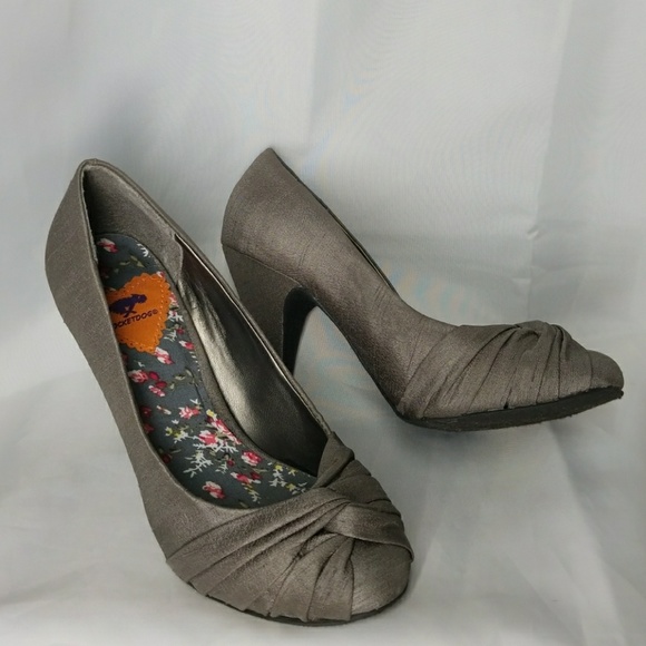 rocket dog pumps